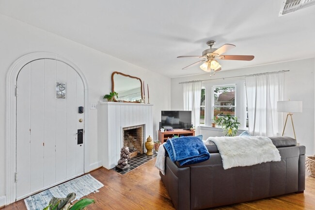 Building Photo - 306 Bishop St