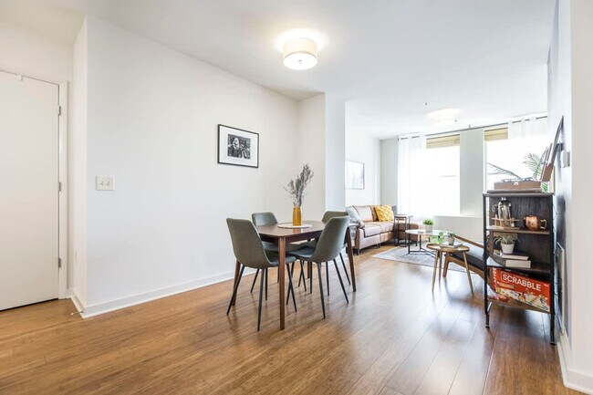 Building Photo - 401 Cherry St