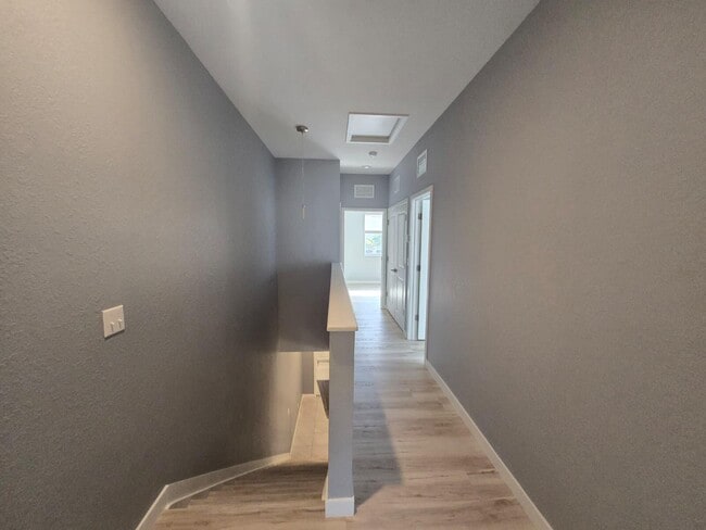 Building Photo - 140 Bandol St