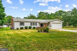 Building Photo - 1150 Garrison Rd