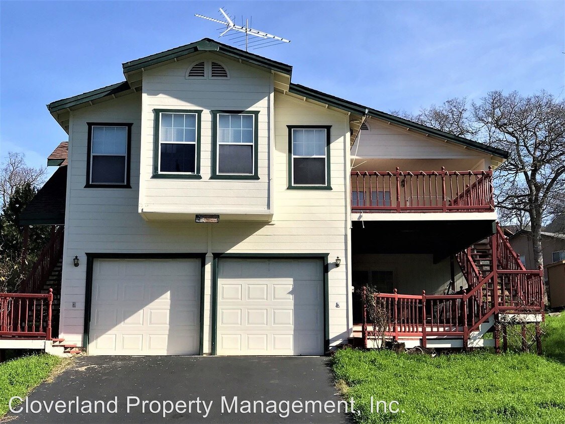 Primary Photo - 4 br, 3 bath House - 552 Bret Harte Drive