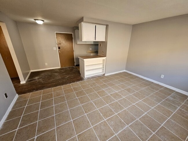 Foto del edificio - 1885 N Taylor Rd