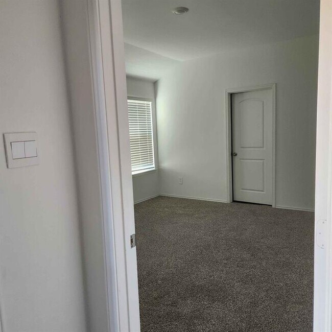 Foto del edificio - 5342 Pinecliff Grove Ct
