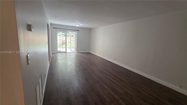 Building Photo - 5958 NW 24th Ct