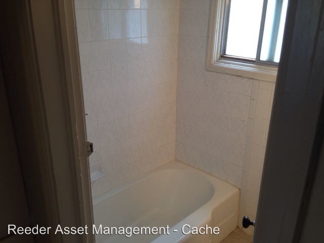 Building Photo - 85 E 500 N