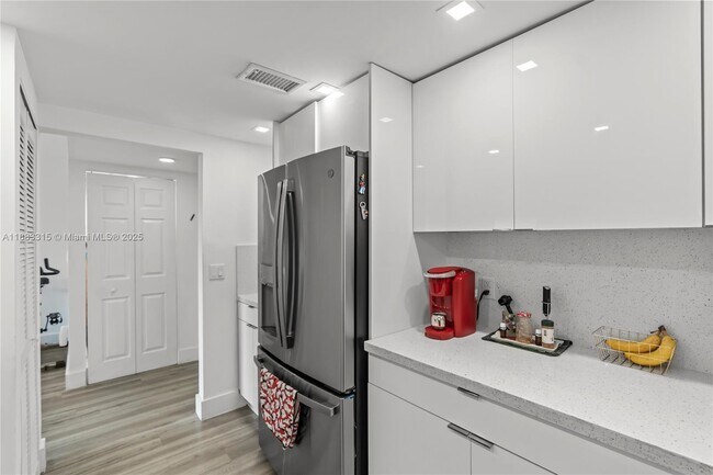 Building Photo - 2055 SW 122nd Ave