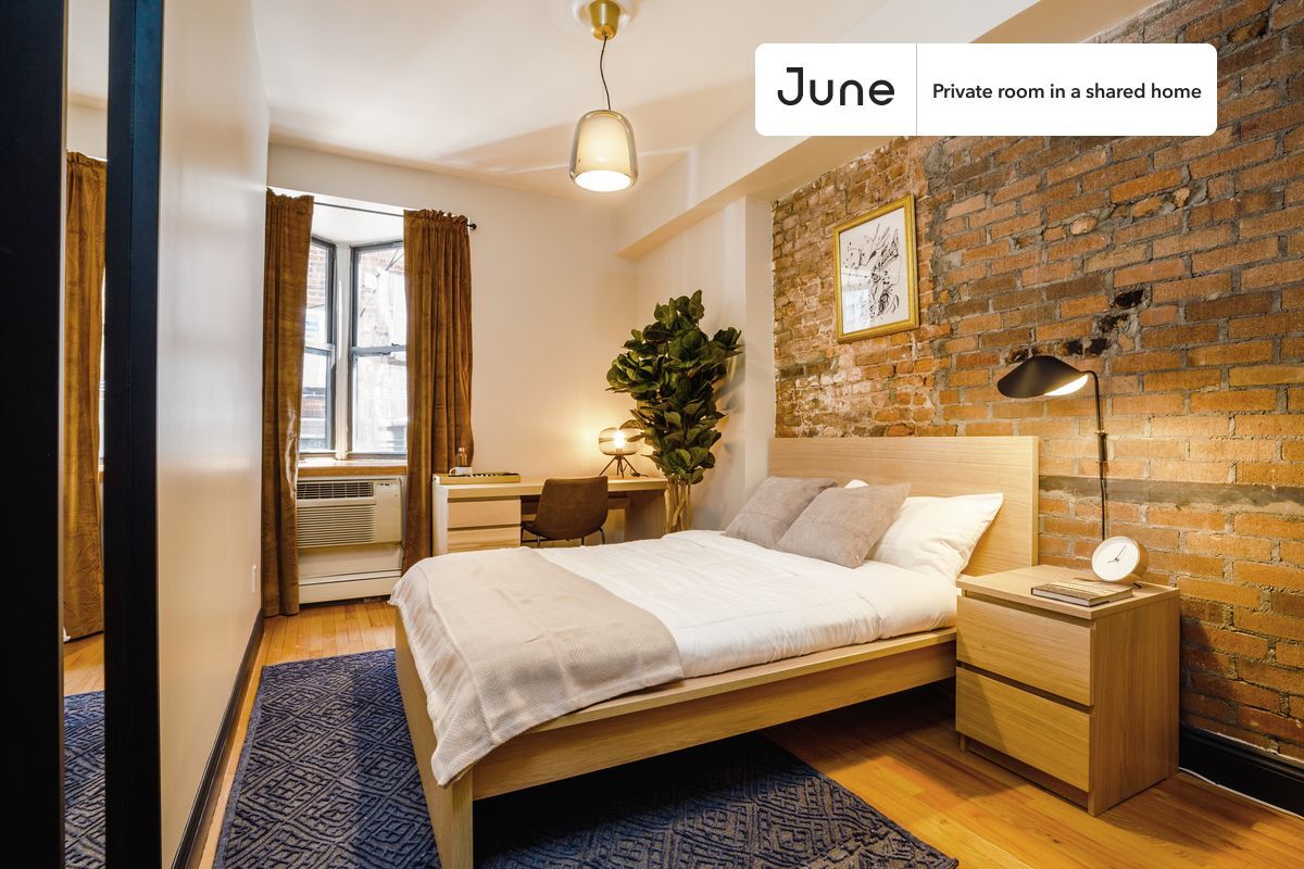 Primary Photo - Private bedroom in 3 bed/1 bath Home