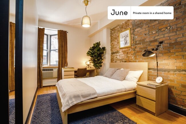 Room in Shared 3 bed/1 bath home - Room in Shared 3 bed/1 bath home