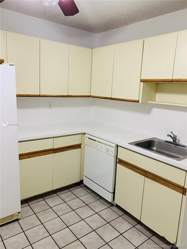 Building Photo - 7555 SW 153rd Pl