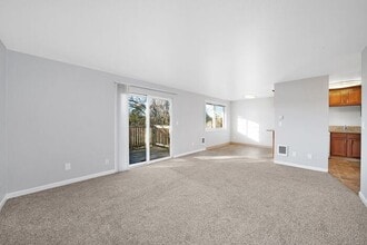 Building Photo - 13455 SE Oatfield Rd