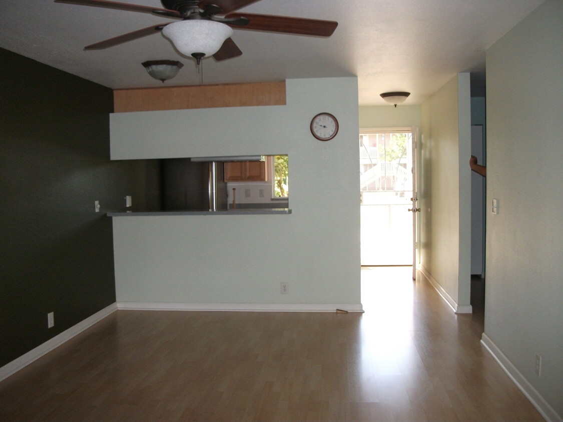 Foto principal - Unfurnished Ground Floor Southpointe Condo...