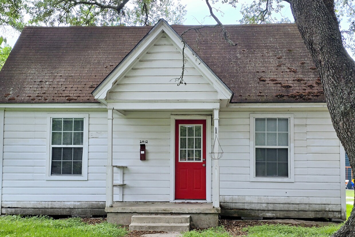 Primary Photo - 2412 8th St