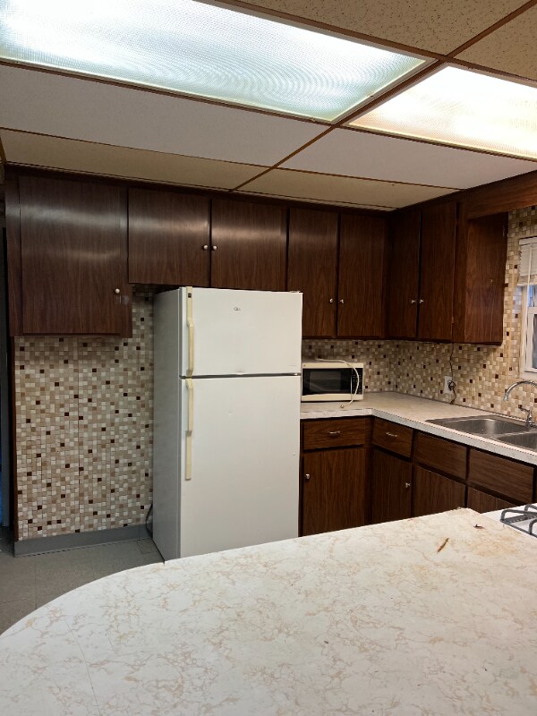 41 Livingston St Unit 1, Lowell, MA 01852 Room for Rent in Lowell, MA