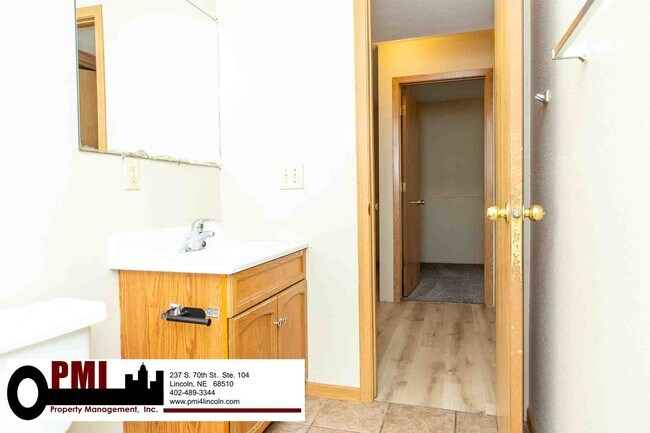 Foto del edificio - 1758 N 27th St