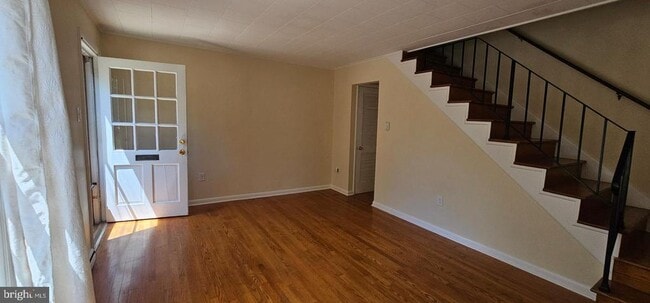 Building Photo - 204 E Whitlock Ave