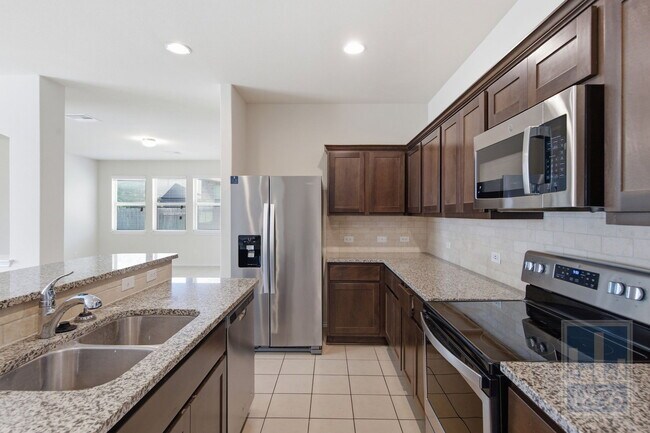 Building Photo - 729 Manzano Ln