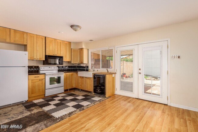 Building Photo - 6035 N 31st Ave