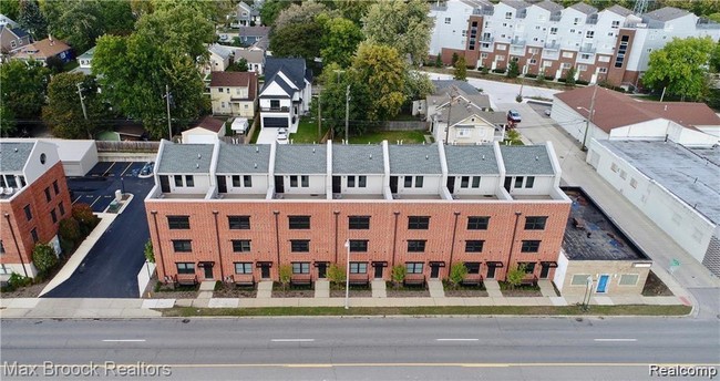 Foto del edificio - 624 W Eleven Mile Rd