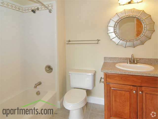 Primer cuarto de baño - Morganton Trading Company