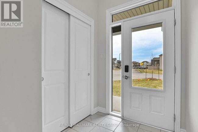 Building Photo - 938 Socca Crescent