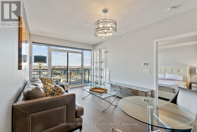 Building Photo - 85 The Donway W