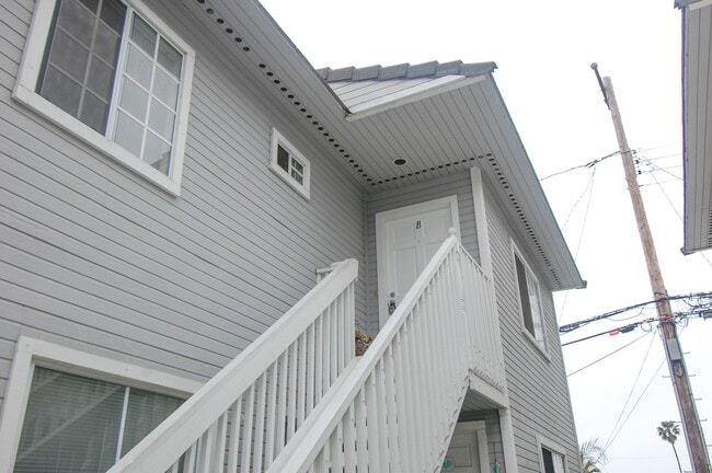 Building Photo - 142 W Marquita