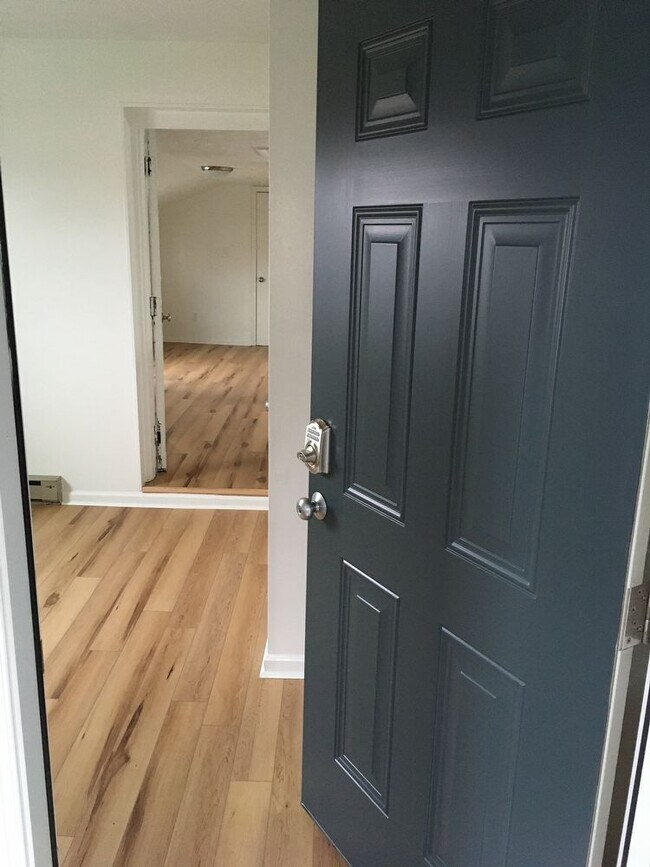 Building Photo - 1 Bed / 1 Bath Apartment Available Now