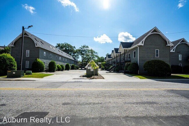 Building Photo - 2 br, 2 bath House - Campus Courtyard @ Gl...