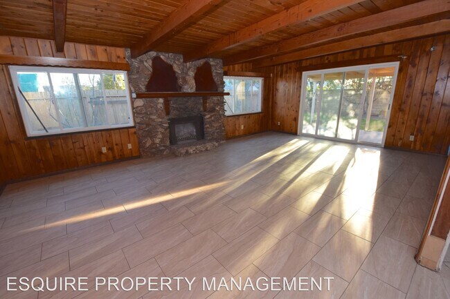 Building Photo - 4 br, 2 bath House - 750 AVALON WAY