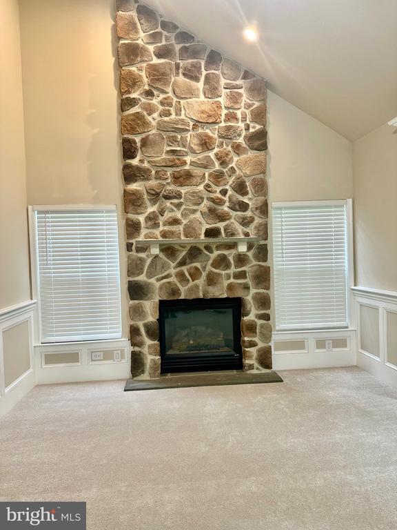 Building Photo - 1150 Bridle Path Dr