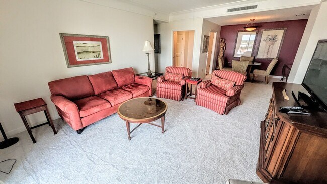 Foto del edificio - ANNUAL/SEASONAL/ SHORT-TERM TURNKEY FURNIS...