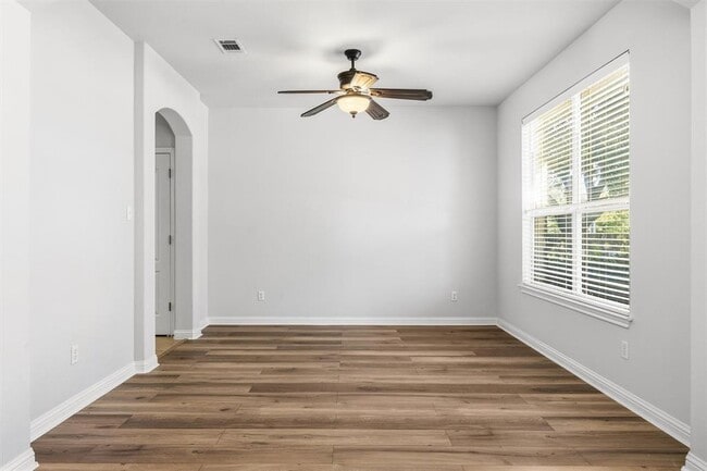 Foto del edificio - 101 Saddle Ridge Dr