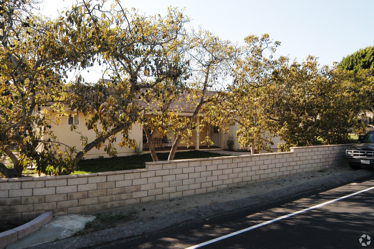 Building Photo - 125-135 Anacapa