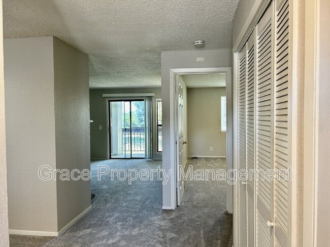 Foto del edificio - 8678 Decatur St