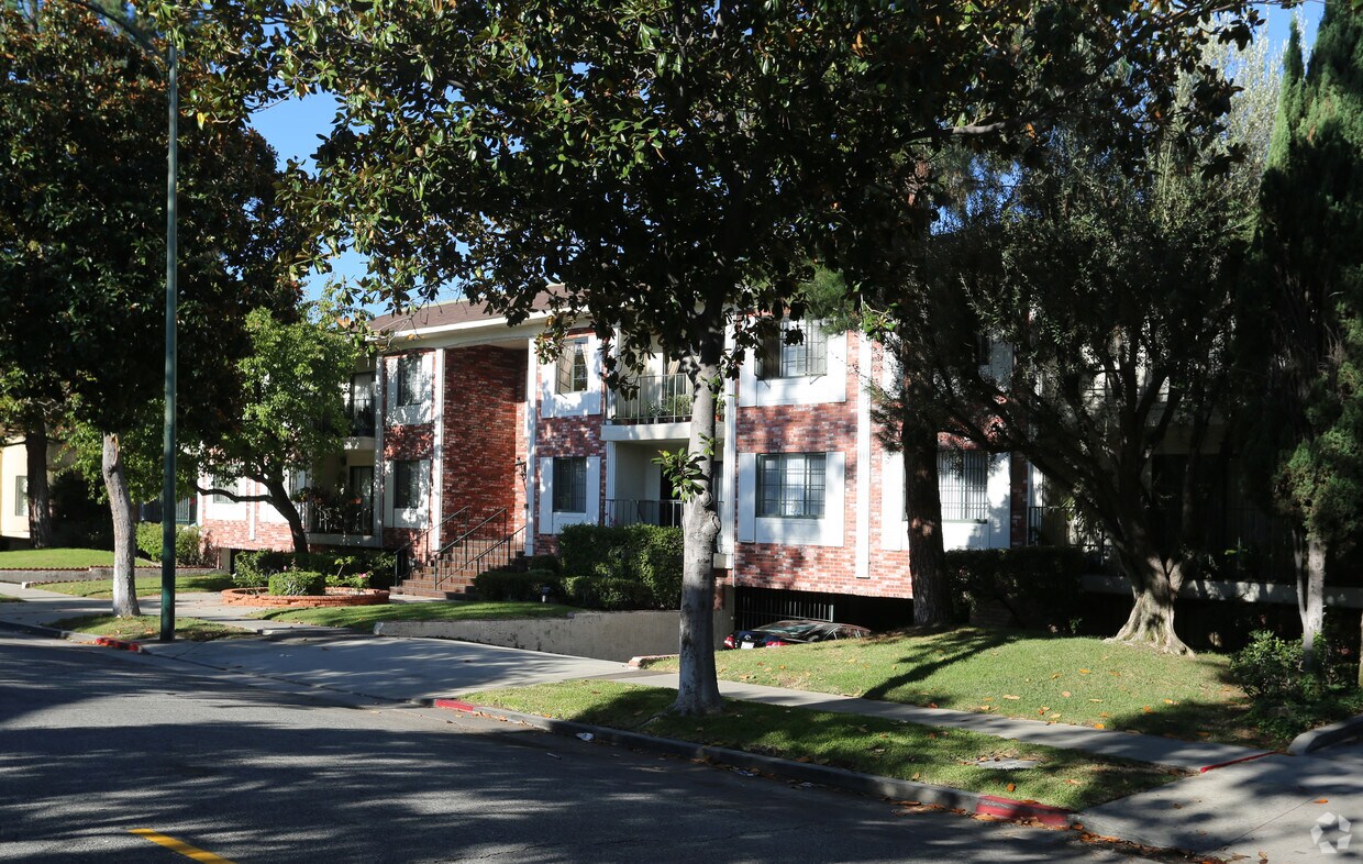Primary Photo - Condominiums