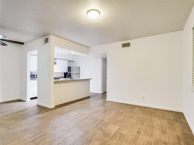 Foto del edificio - 2303 East Side Dr