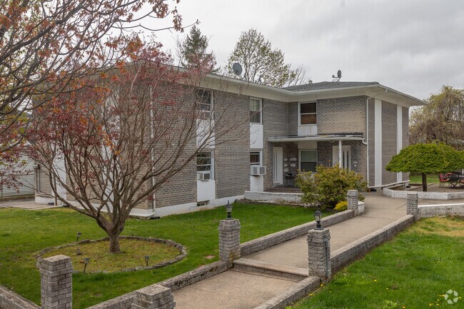 Building Photo - 63 Titus Ave