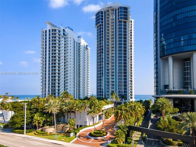 Building Photo - 18671 Collins Ave