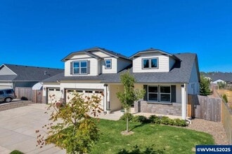 Building Photo - 2753 NW Dover Ave