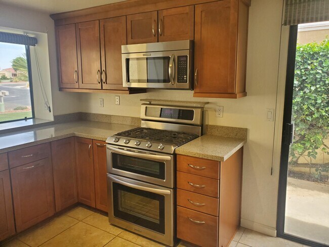 Building Photo - 41655 Navarre Ct