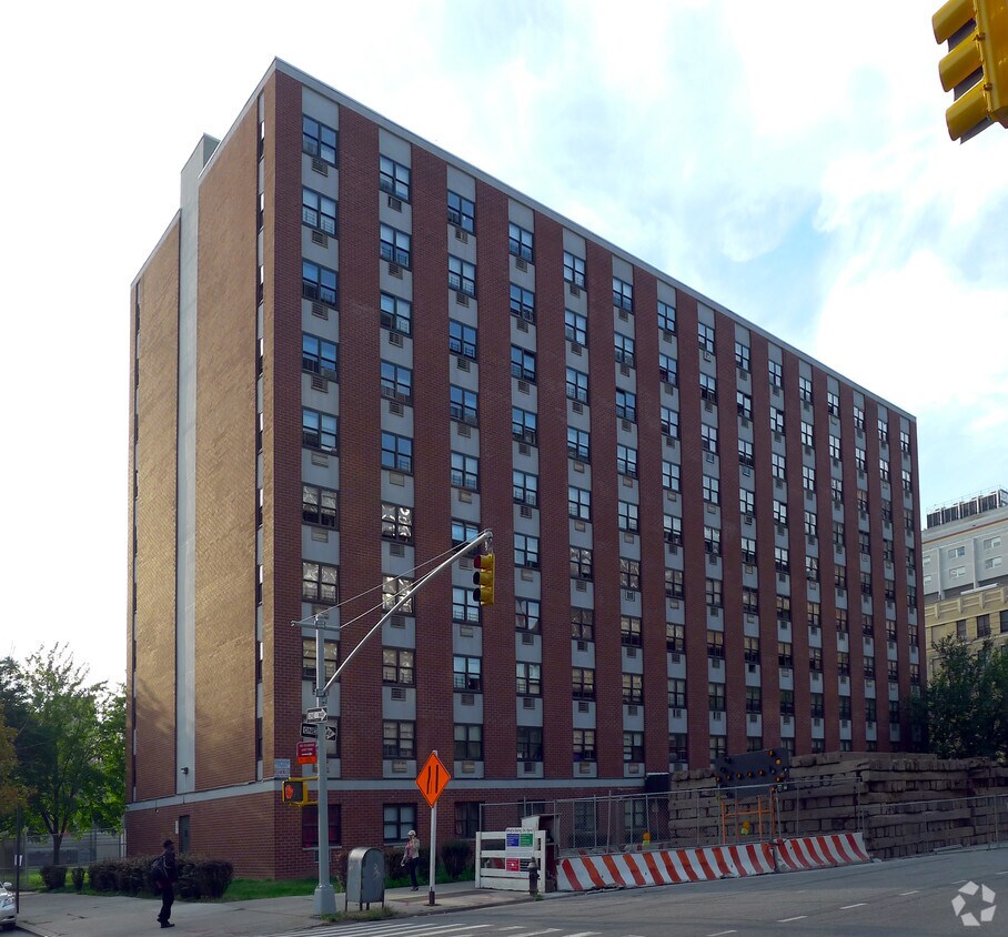 Foto principal - Metro North Court