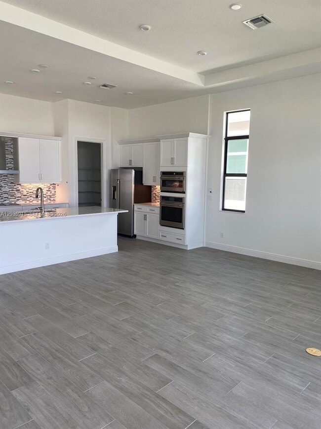 Building Photo - 9488 SW Pepoli Way
