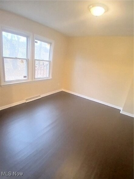 Building Photo - 25 Zents Ave