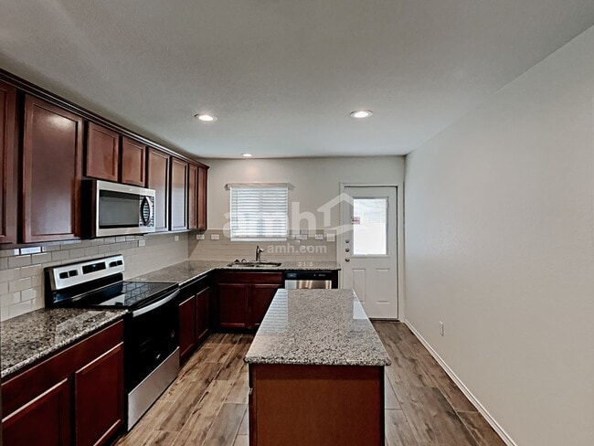 Building Photo - 213 Texas Thistle