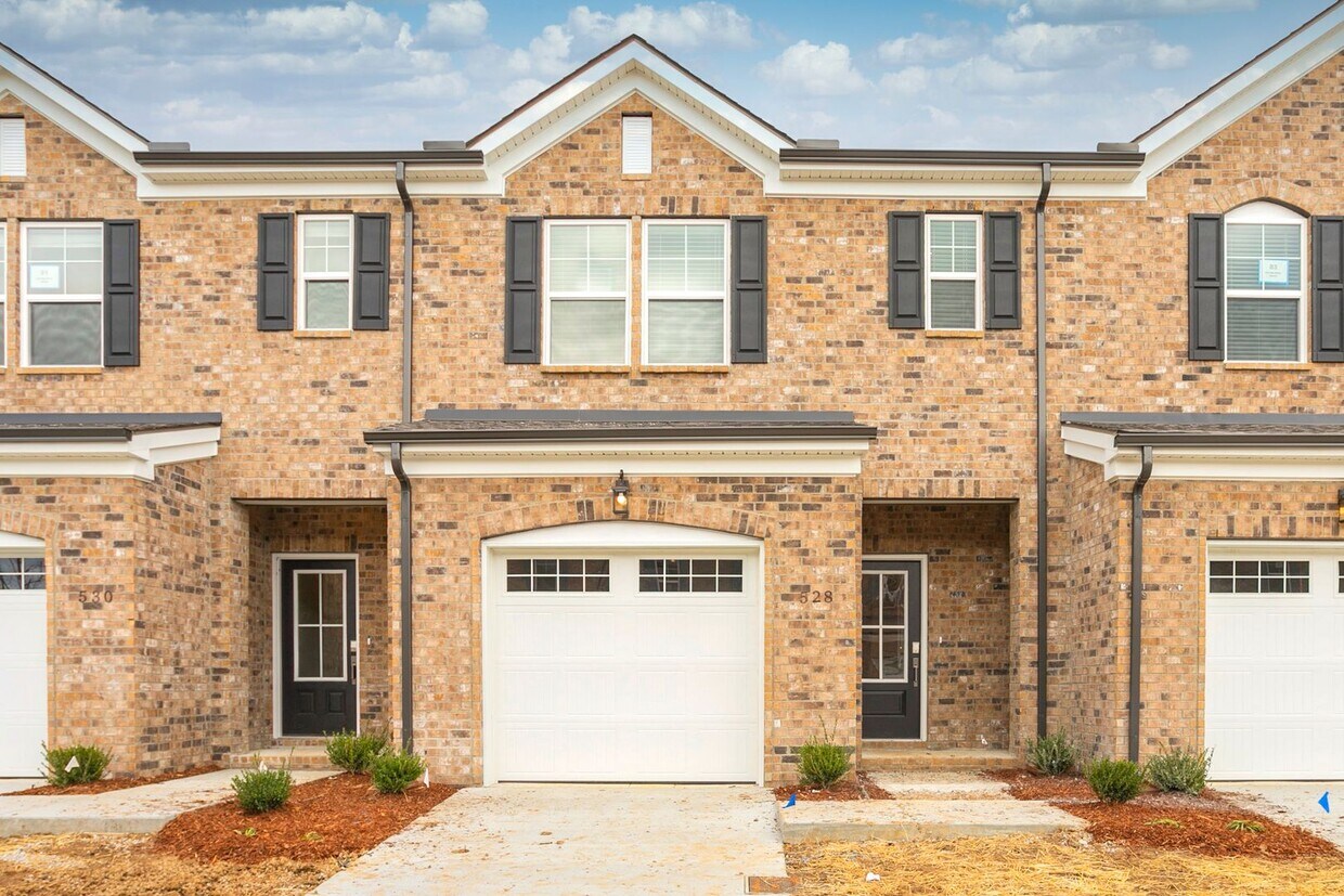 Foto principal - Brand New Townhome in Lebanon!