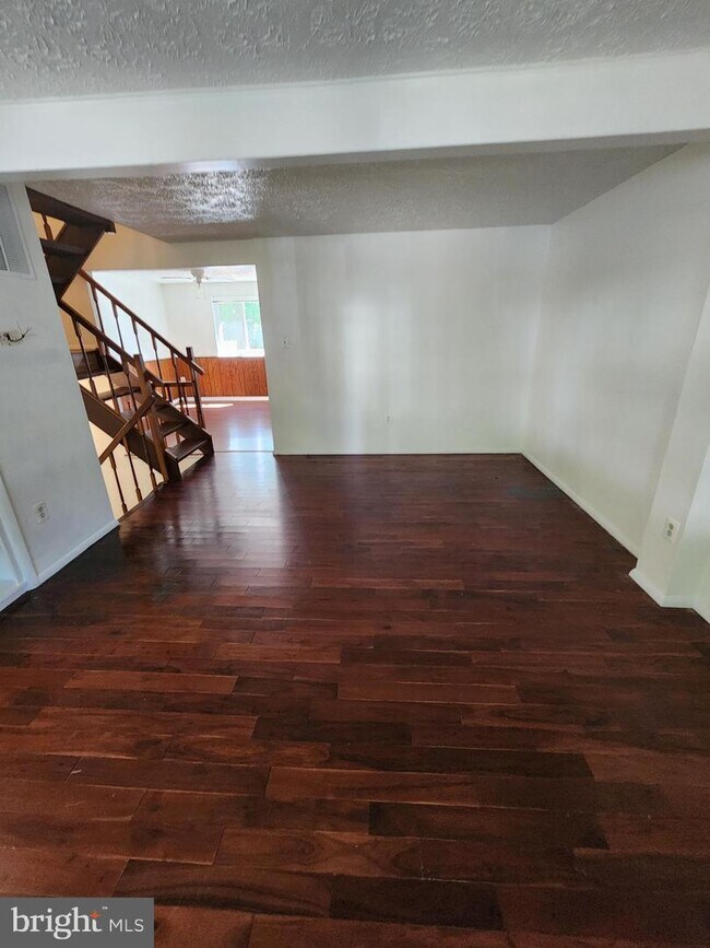 Foto del edificio - 10524 Apple Ridge Rd