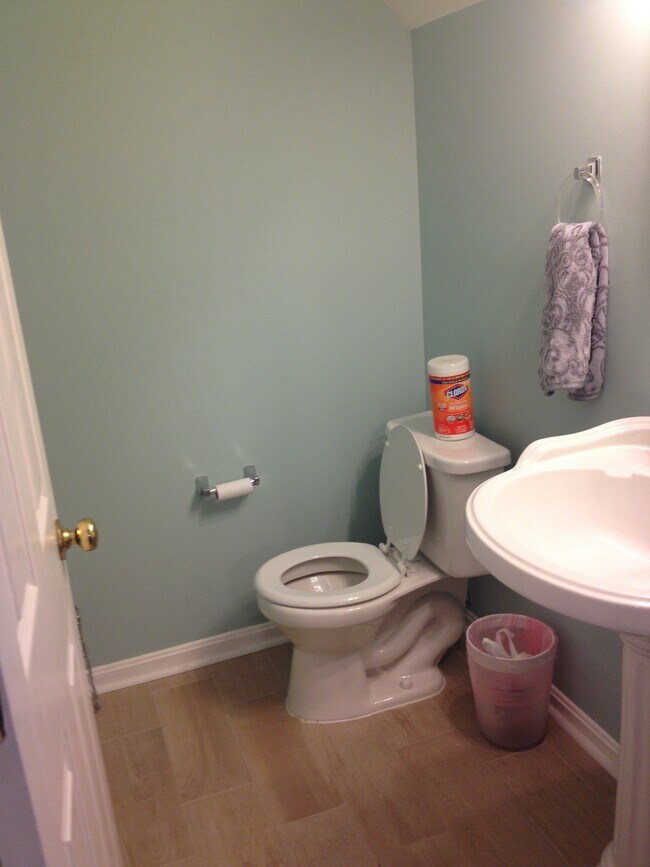 Aseo - 4805 Cowslip Ct