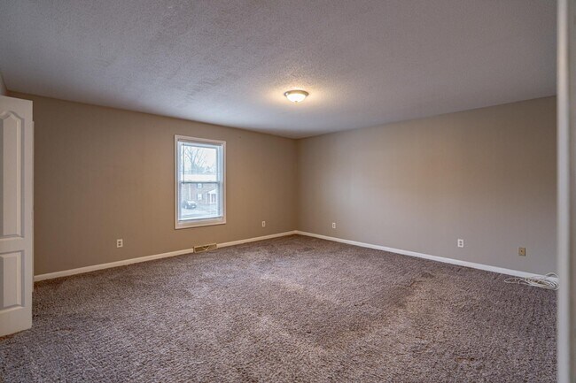 Building Photo - 313 Berkley Ct