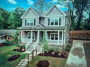 Building Photo - 106 Hilton St