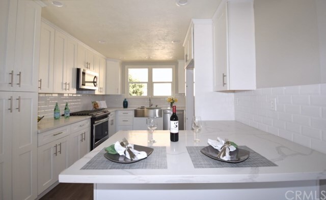 Cocina - 16601 Valerio St